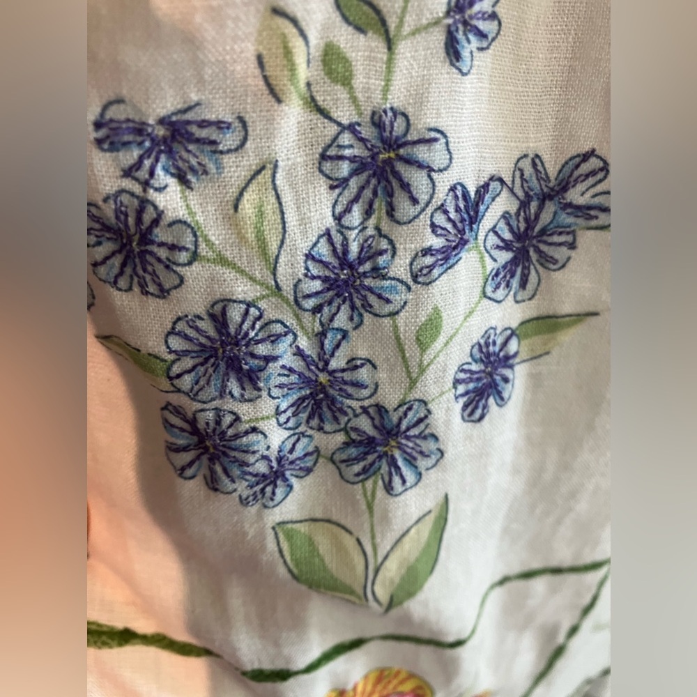Crown & Ivy white floral grid Small, Pockets - Picture 9 of 16